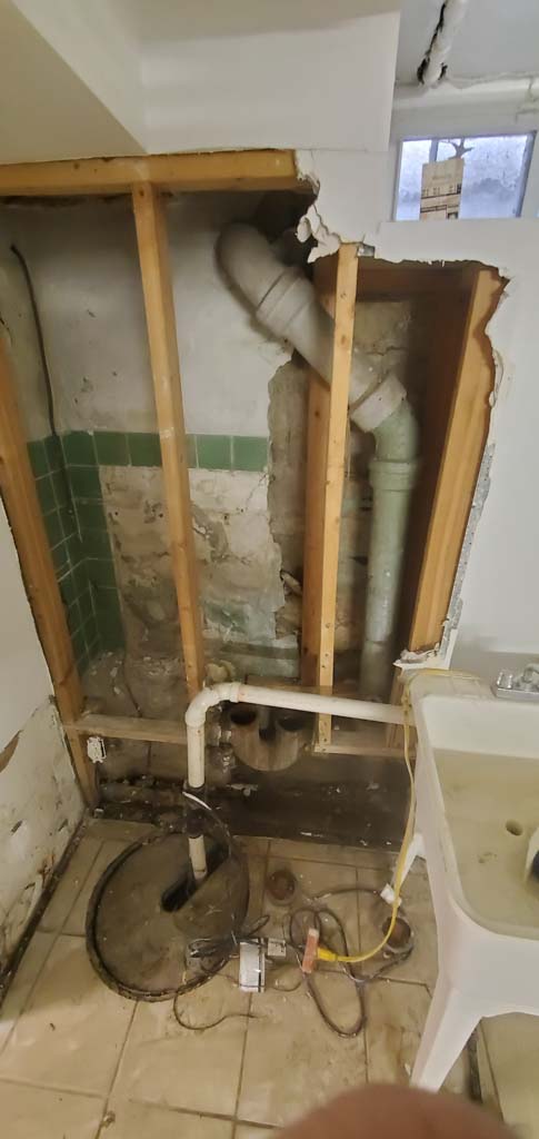 bathroom water damage in great neck ny 11105